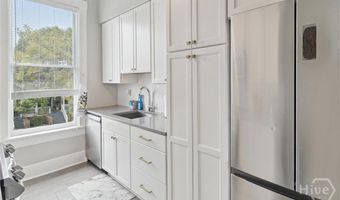 418 E Waldburg St A & B, Savannah, GA 31401