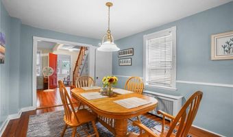 12 Hammond St, Newport, RI 02840