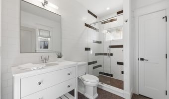 698 BEACH Ave, Atlantic Beach, FL 32233