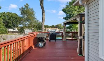 5 Versailles St, Cranston, RI 02920