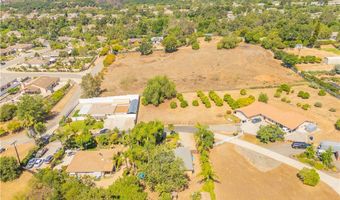 2048 Pomegranate Ln, Fallbrook, CA 92028