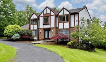 3 Larissa Ct, Airmont, NY 10952