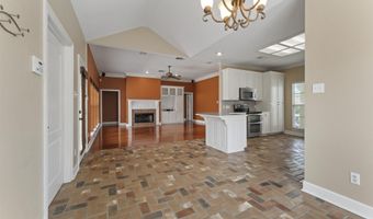 17647 Lake Azalea Dr, Baton Rouge, LA 70817
