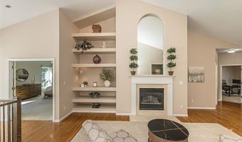 573 Castle Ridge Dr, Ballwin, MO 63021