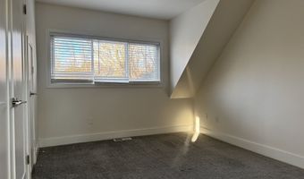 81 Montoya Dr 81, Branford, CT 06405