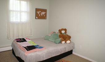 102 Linda Ln, Aberdeen, SD 57401