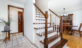 10 Empire Way, Bristol, CT 06010