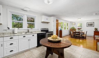 10 Summer St, Jamestown, RI 02835