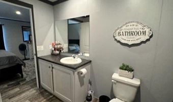 11729 E John St, Bicknell, IN 47512