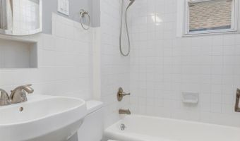 86 W 27TH St 4, Bayonne, NJ 07002