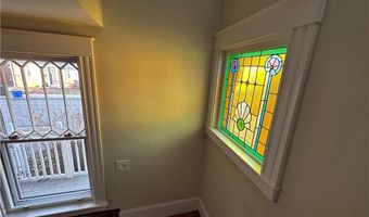 100 Maple Ave, Barrington, RI 02806