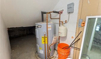 1016 Park Ave, Cranston, RI 02910