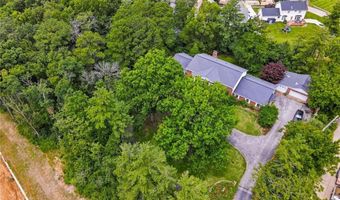 3 Topwood Dr, Ballwin, MO 63011