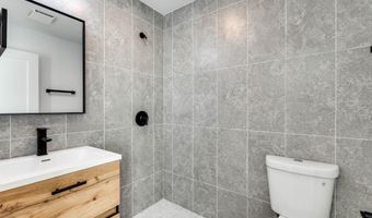 921 EDGLEY St, Philadelphia, PA 19122