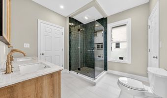 102 Center St, Algonquin, IL 60102