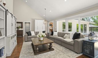 24 Ray Ct, Alamo, CA 94507