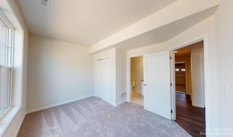 2704 S Spurway Dr, Ann Arbor, MI 48105