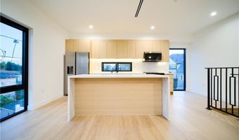 616 N Mariposa Ave, Los Angeles, CA 90004