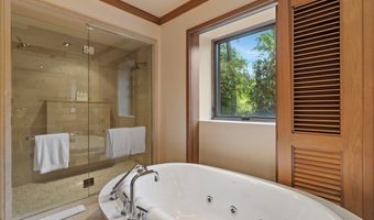 1 Bay Dr 5104, Lahaina, HI 96761