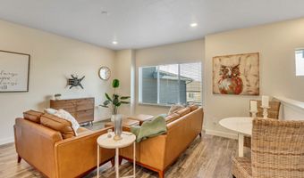 994 W SAPPHIRE PEAK Dr 200, Bluffdale, UT 84065
