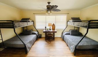 992 CLEAR CREEK Dr, Alpine, AL 35014