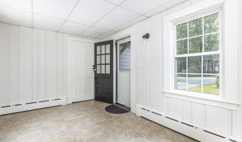 91 Blackstrap Rd, Falmouth, ME 04105