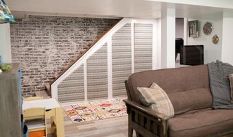 925 S 2nd St, Aberdeen, SD 57401