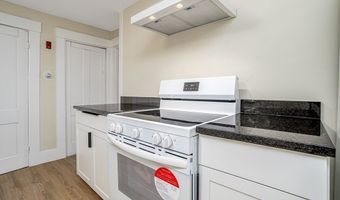 4 Main St, Ashburnham, MA 01430