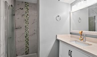 6010 CURTIER Dr F, Alexandria, VA 22310