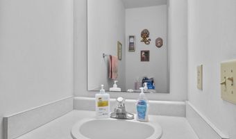 923 Stave Oak Dr, Beech Grove, IN 46107