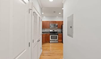 430 IRVING St NW 102, Washington, DC 20010