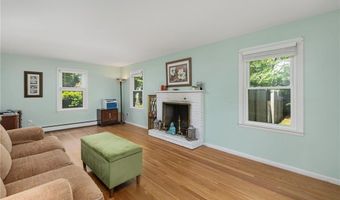 34 Terrace Dr, East Greenwich, RI 02818