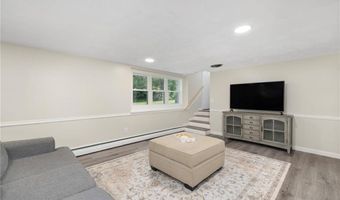 103 BIRCHWOOD Dr, North Kingstown, RI 02852
