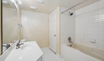 3830 9TH St N 606W, Arlington, VA 22203