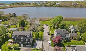 9 Casey Ct, Newport, RI 02840