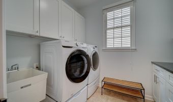 43320 BARNSTEAD Dr, Ashburn, VA 20148