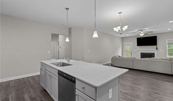 1340 Whitney Dr, Aberdeen, NC 28315