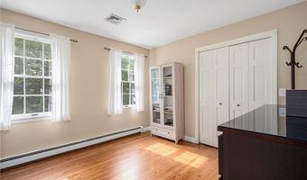 215 Watch Hill Dr, East Greenwich, RI 02818