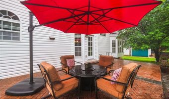 614 Whispering Willows Ct, Ballwin, MO 63021