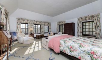 2180 Tower Hill Rd, North Kingstown, RI 02874