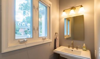 4614 ROXBURY Dr, Bethesda, MD 20814