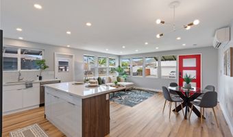 614 Kalolina St A, Kailua, HI 96734