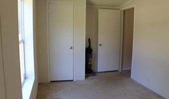 188 Compass Lake Dr, Alford, FL 32420