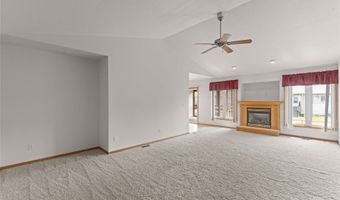 838 Lindsay Ct SW, Altoona, IA 50009
