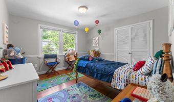 5121 BALTAN Rd, Bethesda, MD 20816