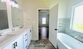 173 Indian Creek Cir, Adel, GA 31620