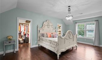 1004 Great Rd, Lincoln, RI 02865