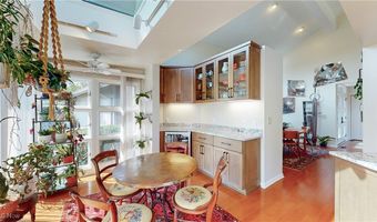 563 E Acadia Pt, Aurora, OH 44202