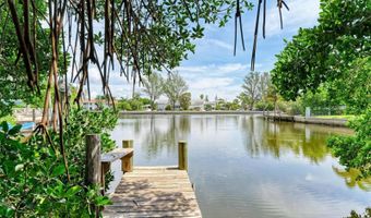 136 CRESCENT Dr, Anna Maria, FL 34216