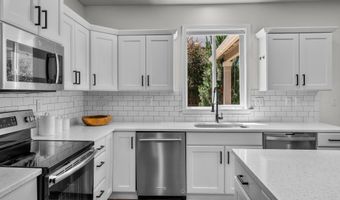 20345 SE Elaine Ln, Bend, OR 97702